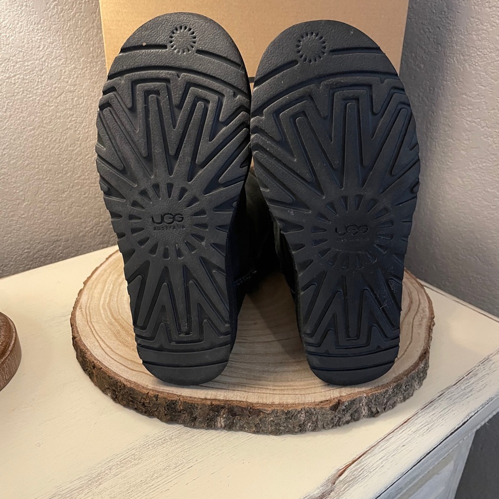 Bailey Button Ugg - image 4